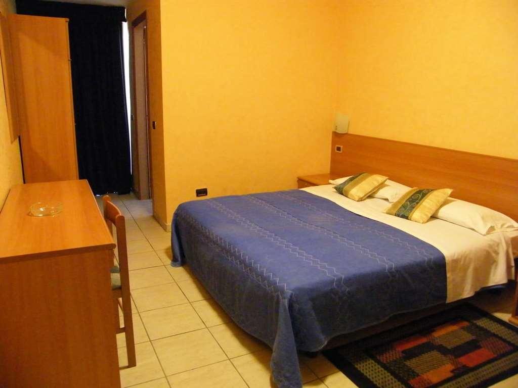 Hotel Residence Memmina Frosinone Værelse billede