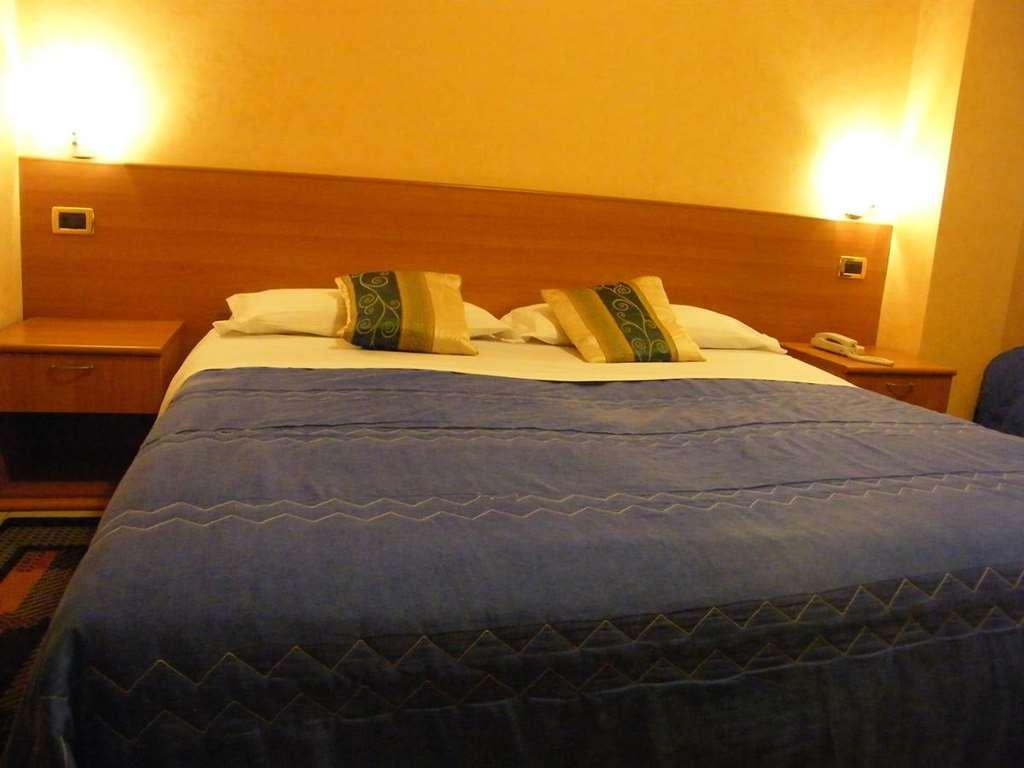 Hotel Residence Memmina Frosinone Værelse billede